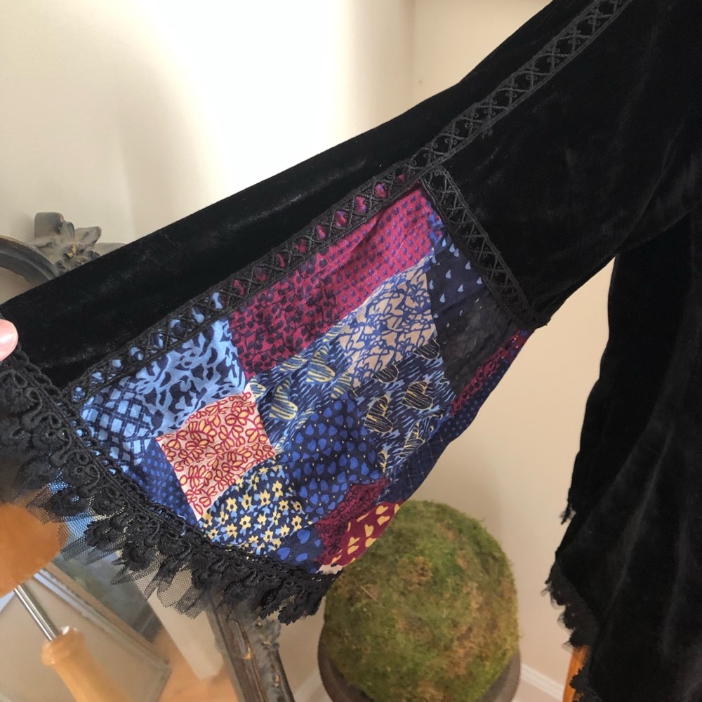 Pol Velvet Jacket Small - image 4